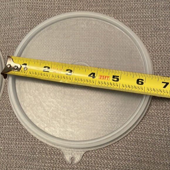 Vintage Tupperware C Replacement Lids Set of 2 - Picture 5 of 6